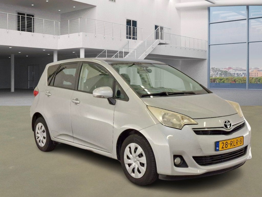 Toyota Verso-S 1.3 VVT-i Aspiration/PANO/NAVI, Auto's, Toyota, Voorwielaandrijving, Euro 5, Gebruikt, 4 cilinders