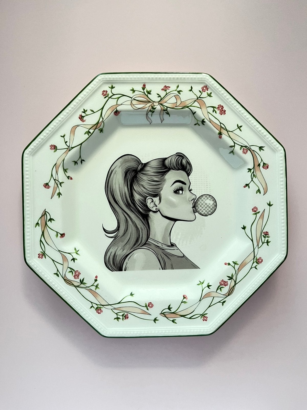 Wandbordje “Bubblegum Girl”, Gebruikt, Meerkleurig, Steen/keramiek, Ophalen of Verzenden