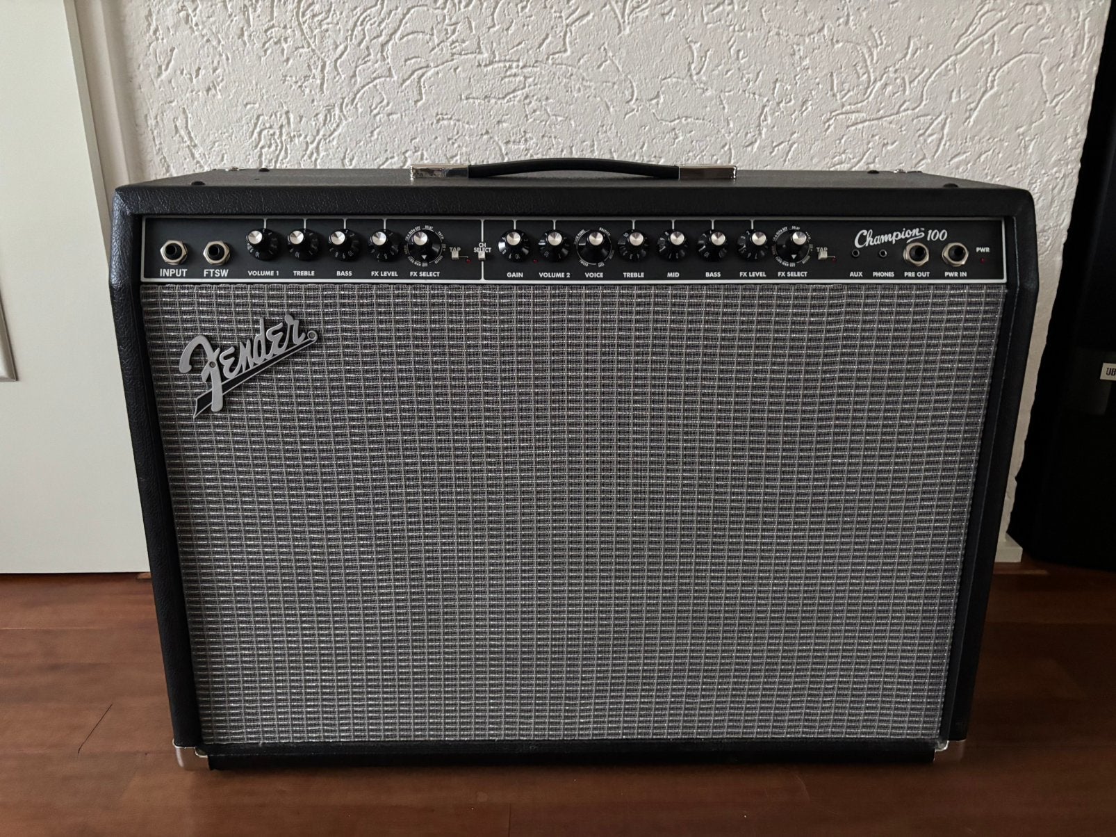 Fender Champion 100 gitaarversterker, Ophalen, Zo goed als nieuw, 100 watt of meer