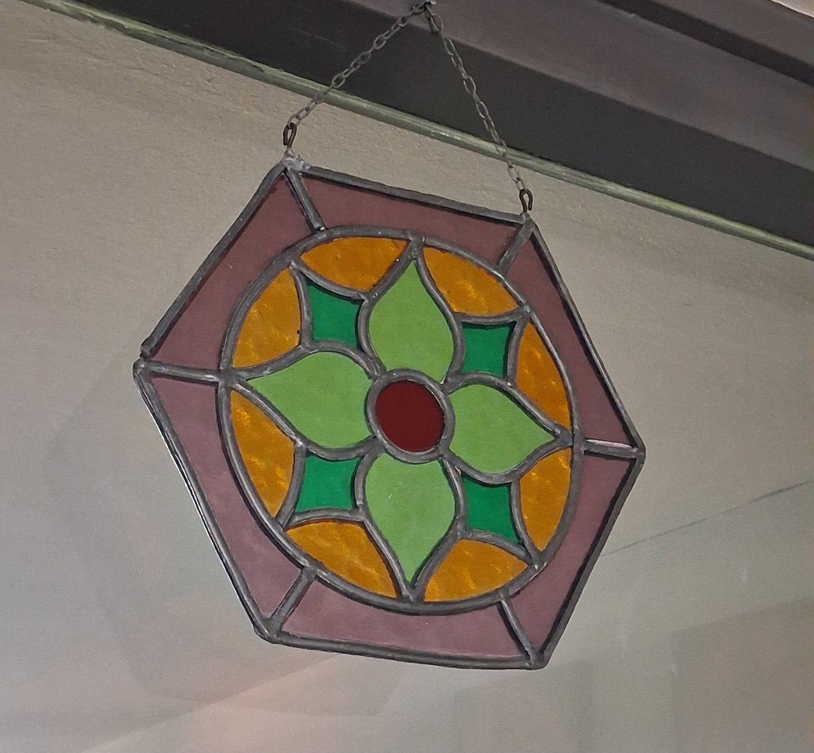 Zeshoekig glas-in-lood raamhanger met bloemmotief, Ophalen of Verzenden
