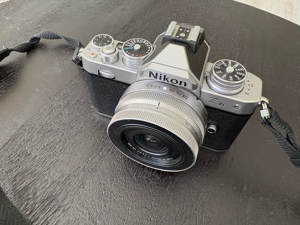 Nikon Z fc + Nikkor Z 16-50mm f/3.5-6.3 VR, Spiegelreflex, Ophalen of Verzenden, Zo goed als nieuw, Nikon