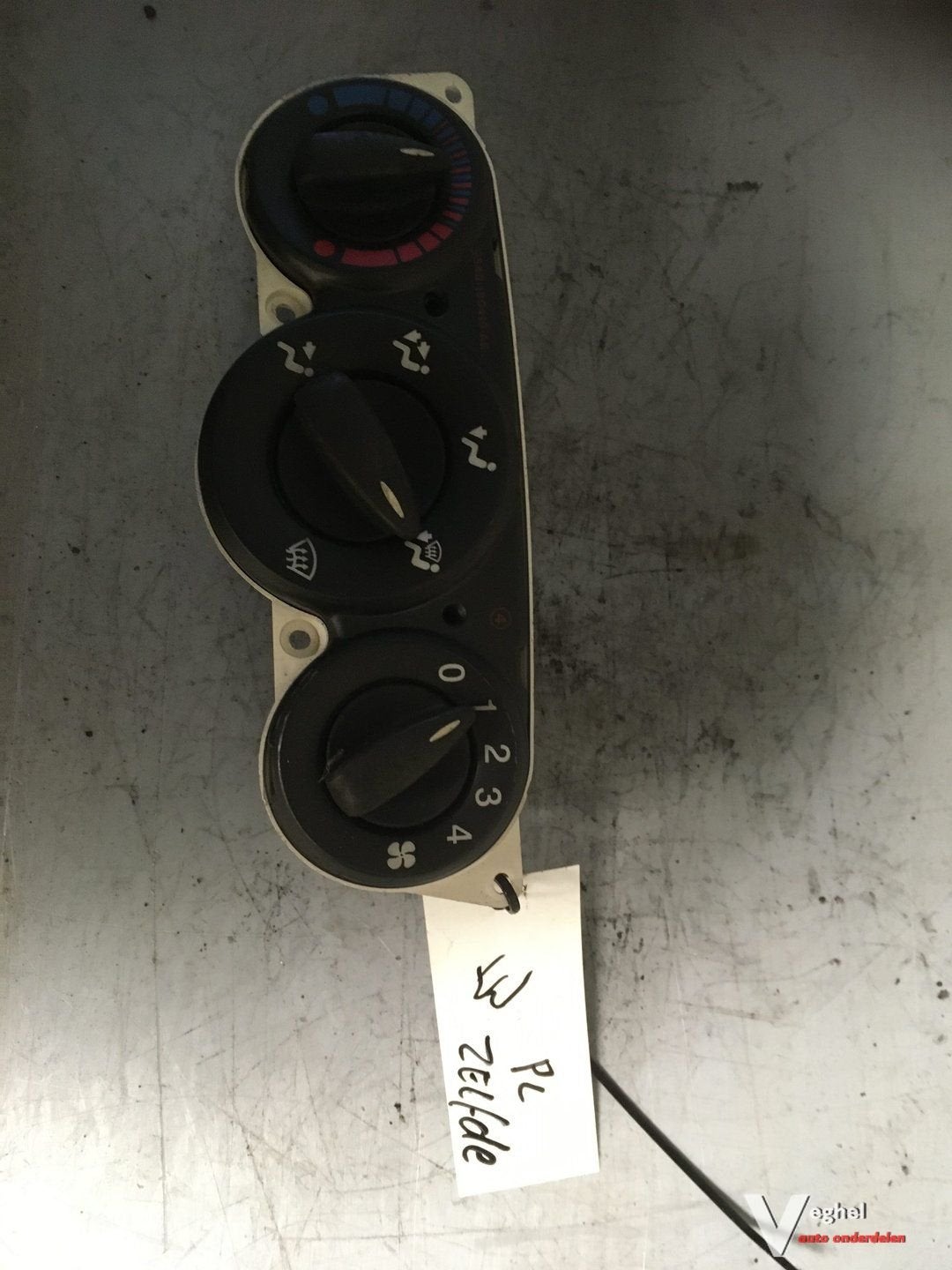 Ford Focus 1999 kachelbedieningspaneel met airco