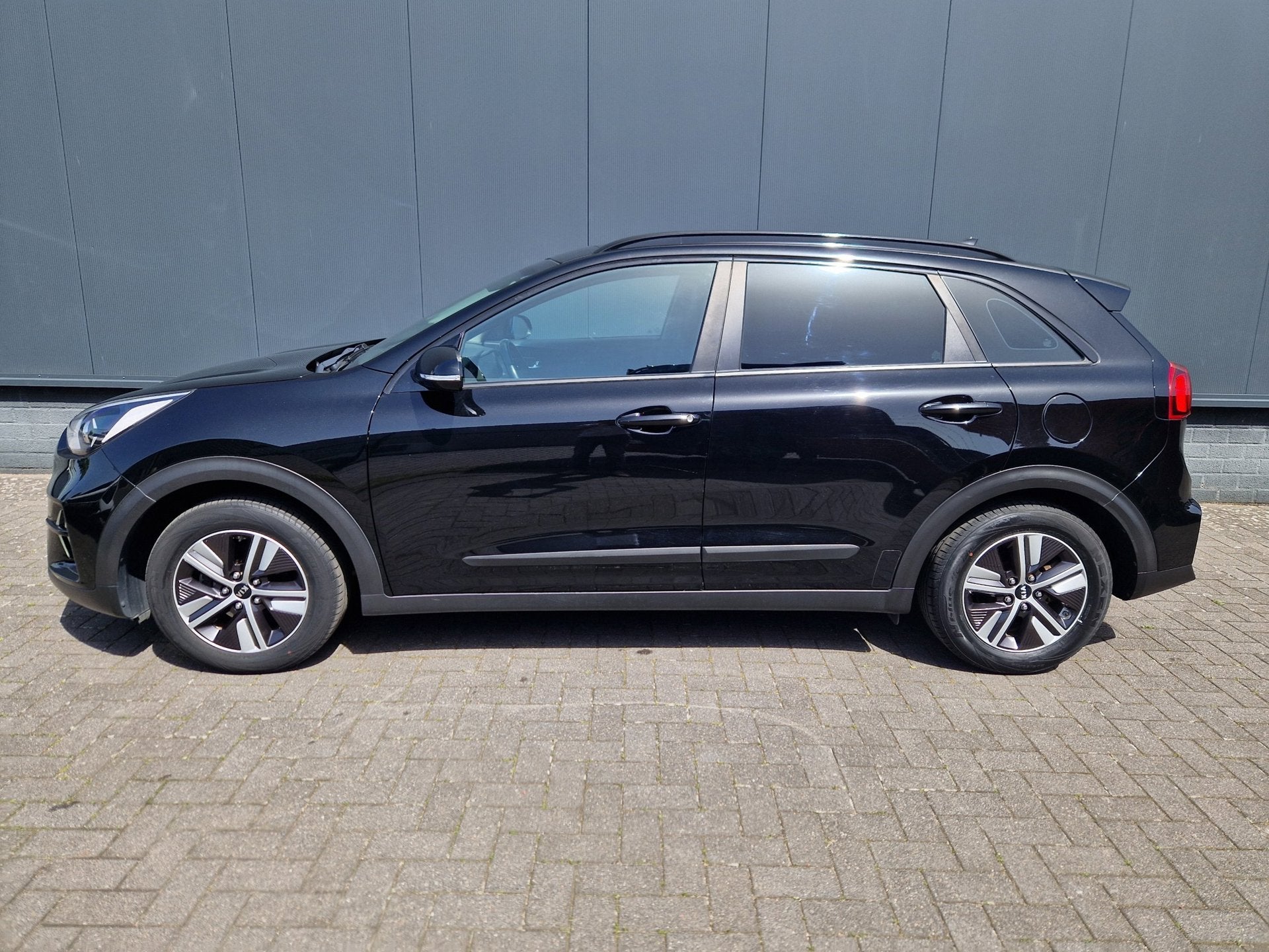 Kia Niro 1.6 GDi Hybrid DynamicLine 2e Eigenaar! Org NL!, Auto's, 12 maanden, Gebruikt, Euro 6, Leder en Stof