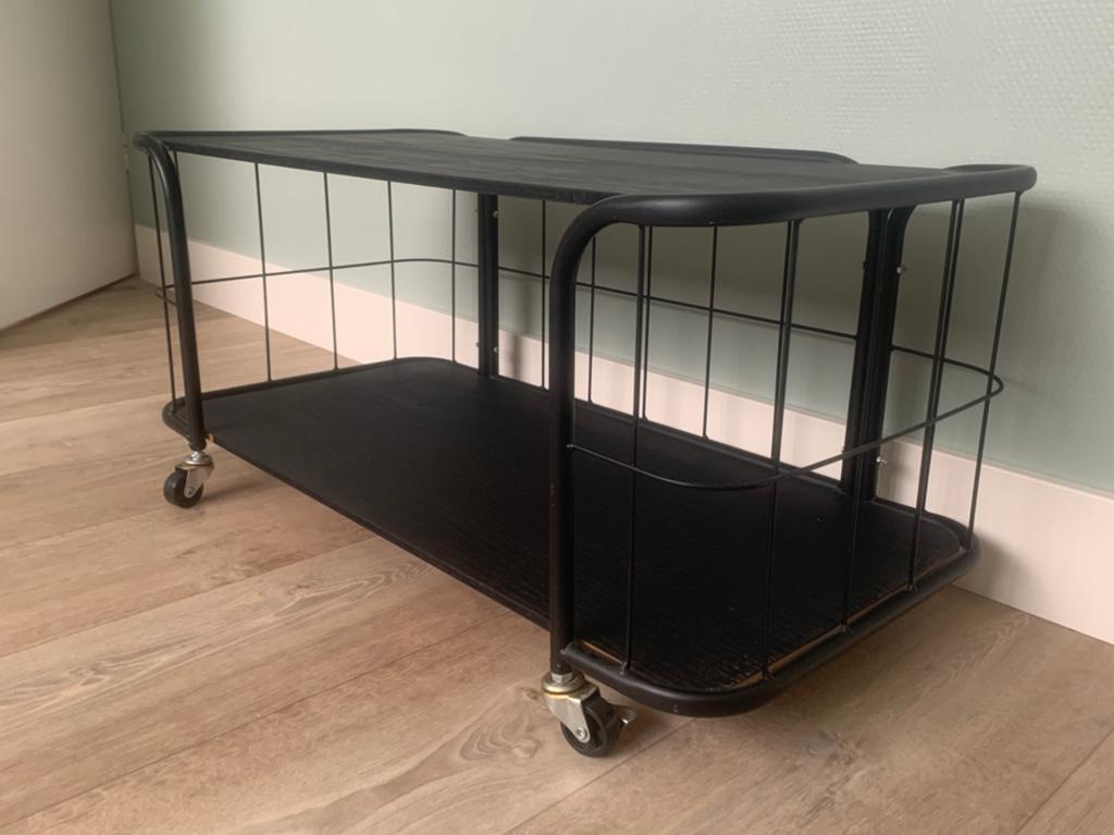 Bijzettafel op wieltjes, Huis en Inrichting, Tafels | Bijzettafels, Minder dan 55 cm, Zo goed als nieuw, Rechthoekig, Ophalen