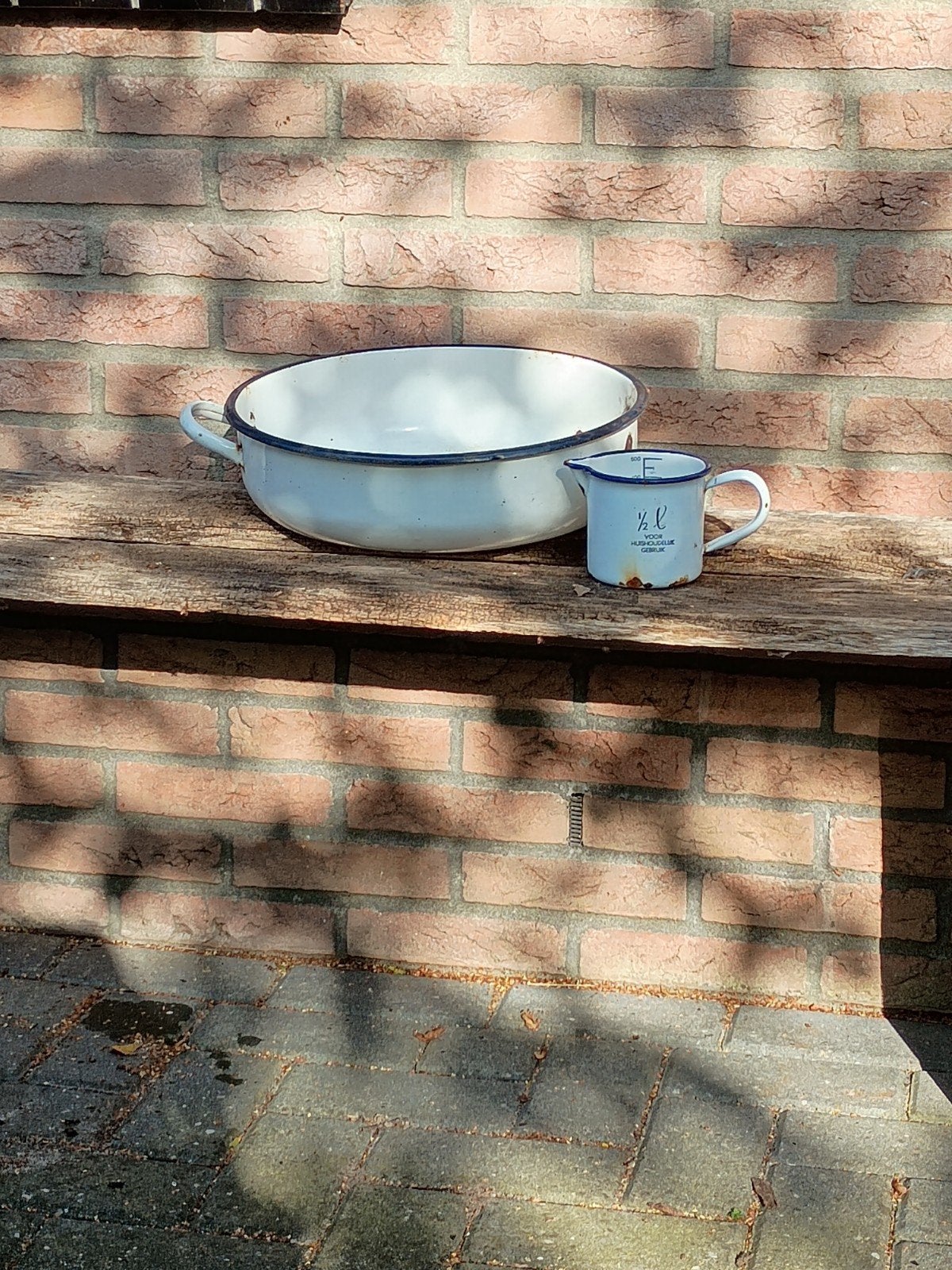Vintage geëmailleerde kom en maatbeker - decoratie, Antiek en Kunst, Ophalen