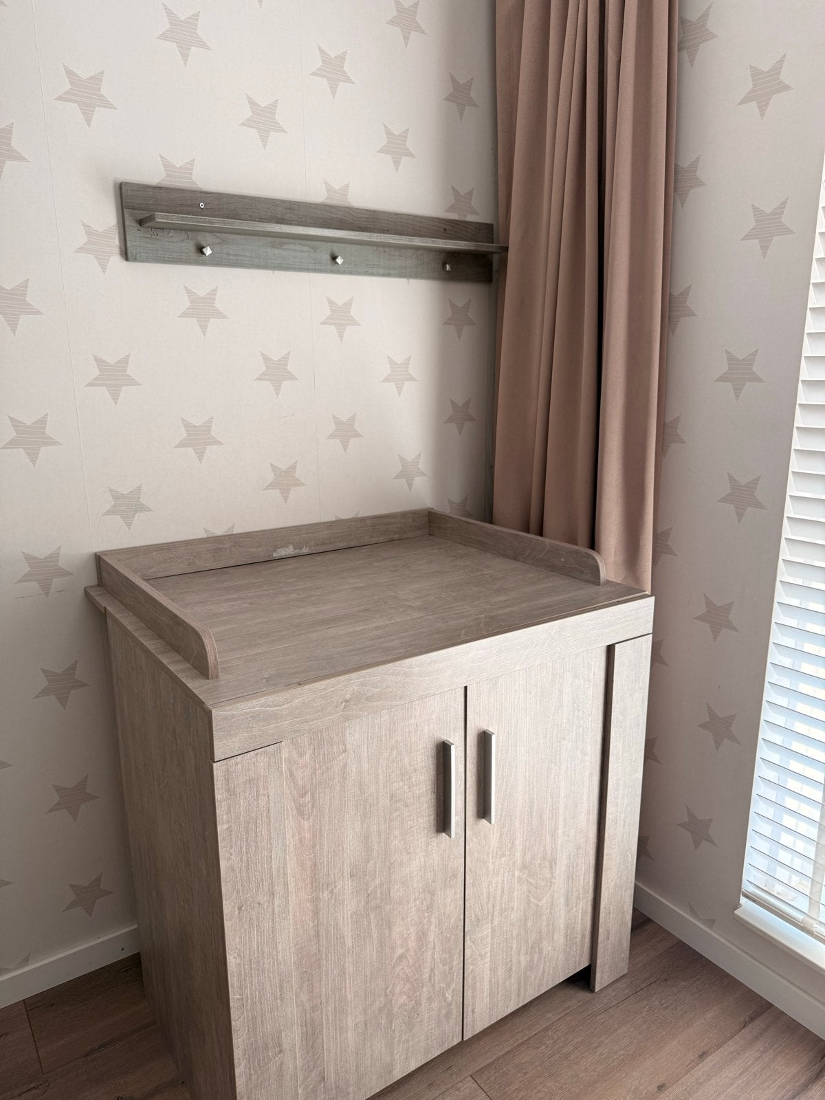 Commode en kast voor babykamer - Zo goed als nieuw, Ophalen, 50 tot 70 cm, Zo goed als nieuw, 75 tot 100 cm