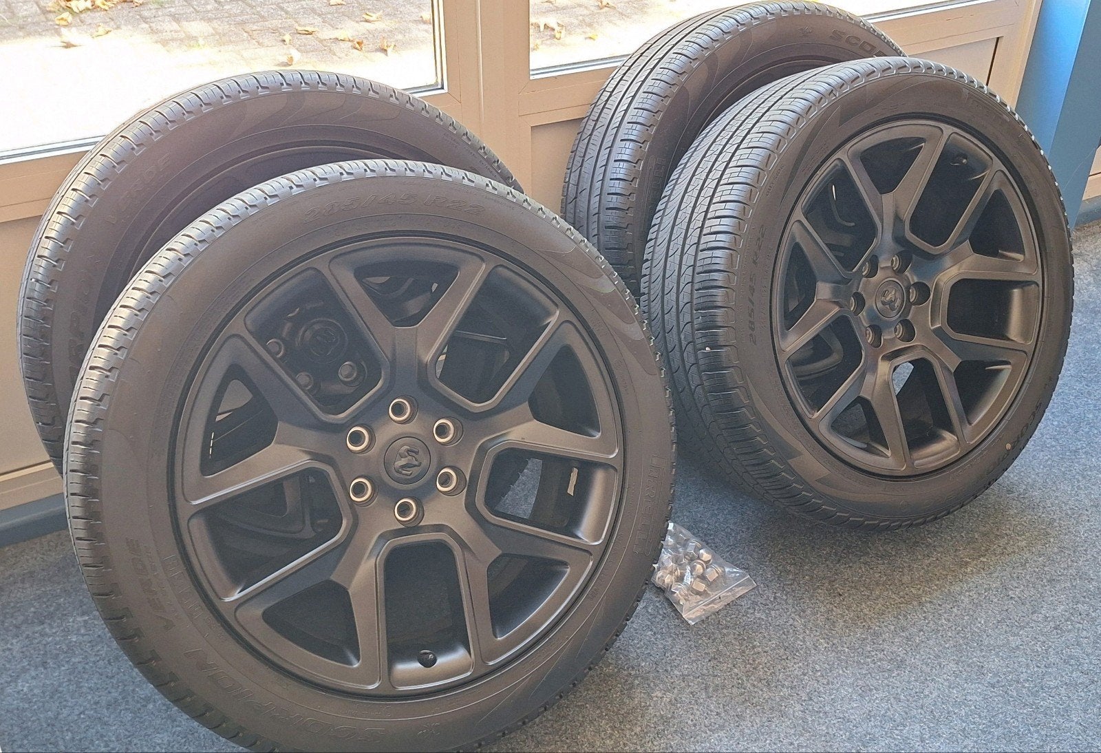 Originele 22 inch Dodge Ram 1500 Limited velgen 285/45/22, Ophalen, 285 mm, Banden en Velgen, Overige maten