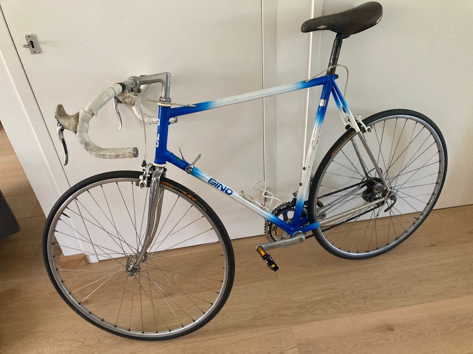Gino racefiets italiaans staal frame, Fietsen en Brommers, Fietsen | Racefietsen, Ophalen, Zo goed als nieuw, Meer dan 20 versnellingen