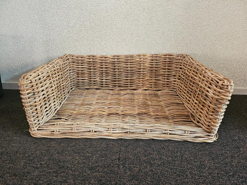 Katten of hondenmand, Ophalen, Zo goed als nieuw, Riet