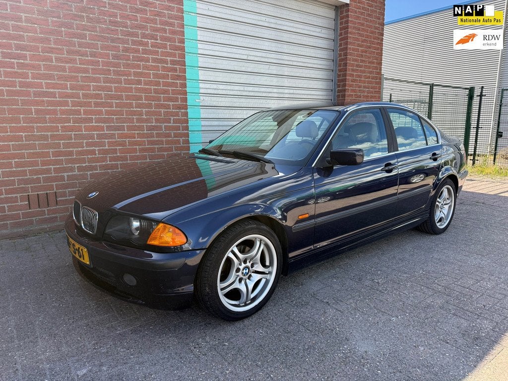 BMW 3-serie 323i Executive automaat NAV. Bj:1999 NAP!, Auto's, BMW, Achterwielaandrijving, Gebruikt, 2494 cc, Blauw
