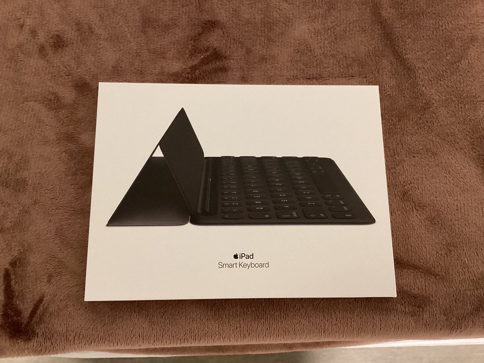 Hoes voor ipad 9 met toestenbord, Verzenden, Zo goed als nieuw, 10 inch, Apple iPad