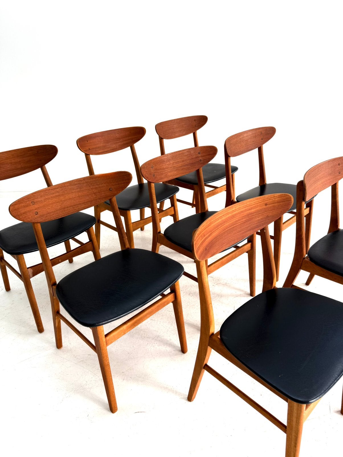 Set van 8 vintage Deense Farstrup eetkamerstoelen ‘60, Huis en Inrichting, Hout, Ophalen of Verzenden, Zo goed als nieuw, Farstrup Møbler