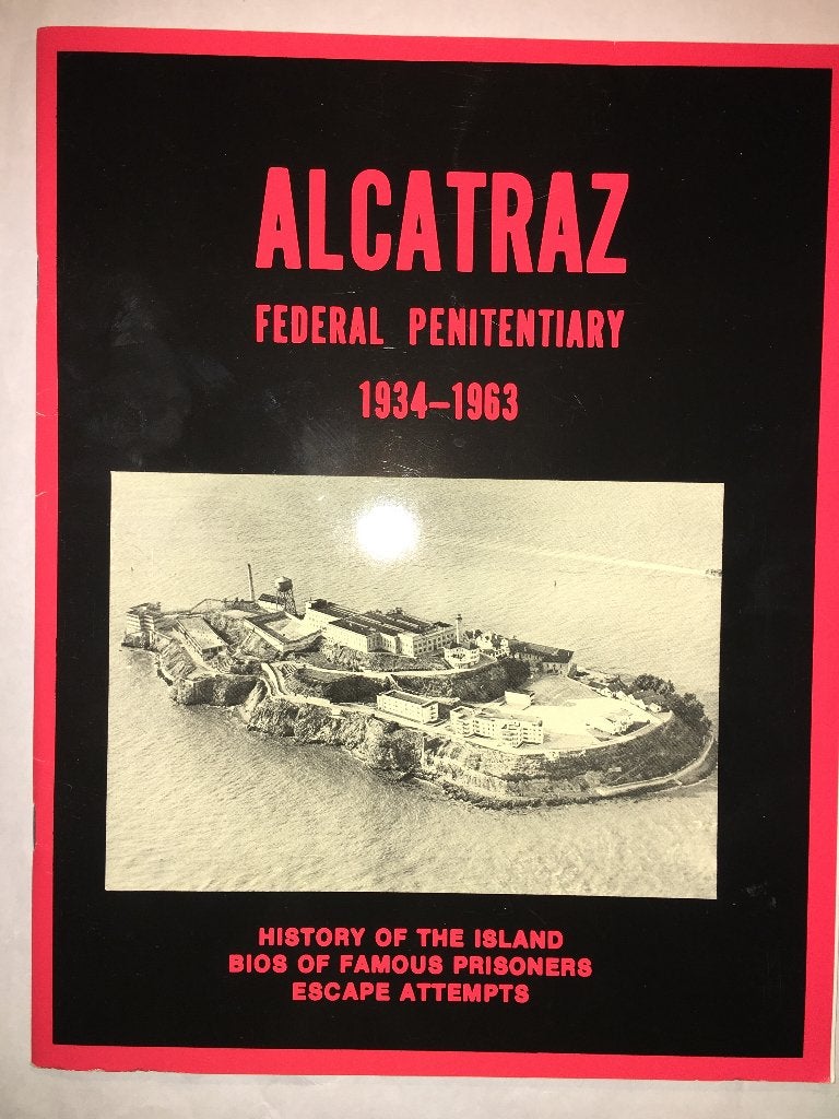Alcatraz 1934-1963 - James and Yumi Gay Fuller - biografieën, Ophalen of Verzenden, 20e eeuw of later, Zo goed als nieuw, Noord-Amerika