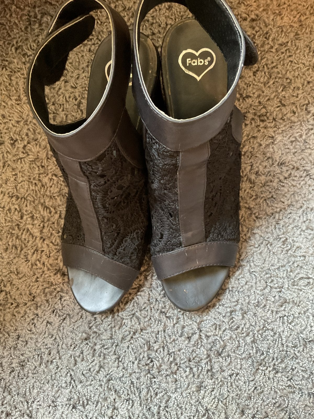 Zwarte Fabs open teen hakken met kant, maat 40, Ophalen of Verzenden, Gedragen, Zwart, Pumps