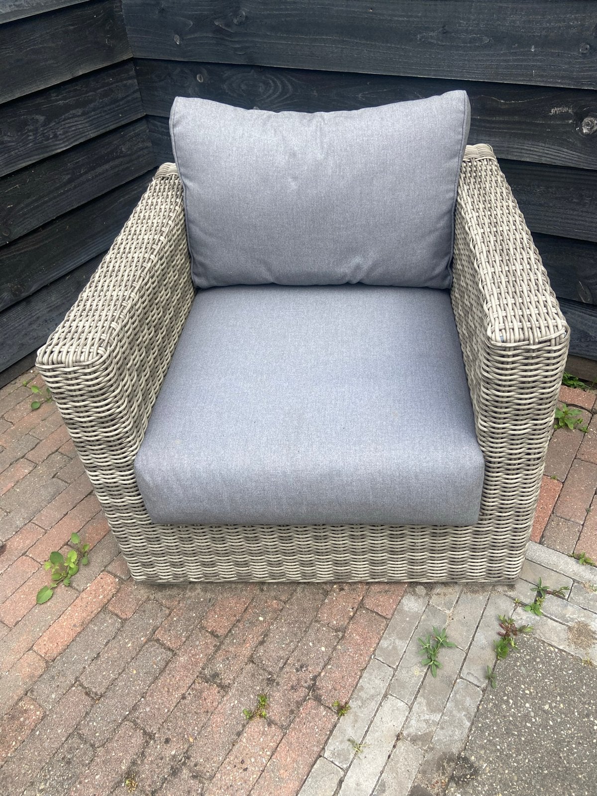 Comfortabele Wicker Tuinstoel 80x80 cm, zithoogte 45 cm, Ophalen, Gebruikt, Wicker