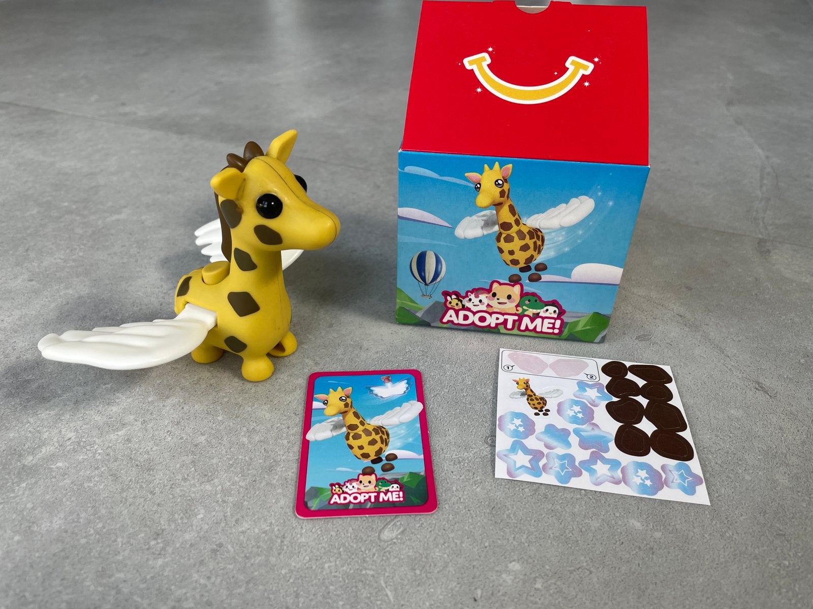 Roblox Adopt Me Gevleugelde Giraffe Figuur met Kaart, Ophalen of Verzenden, Nieuw