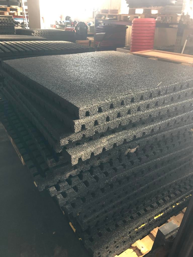 Rubberen vloer stal mat matten  1 x 1 m x 4 cm, Ophalen, Mat, Rubberen, Fitnessmat