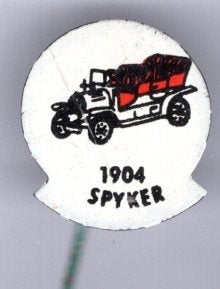 1904 Spyker rood op blik oldtimer speldje ( D_193 ), Verzamelen, Verzenden, Zo goed als nieuw, Transport, Speldje of Pin