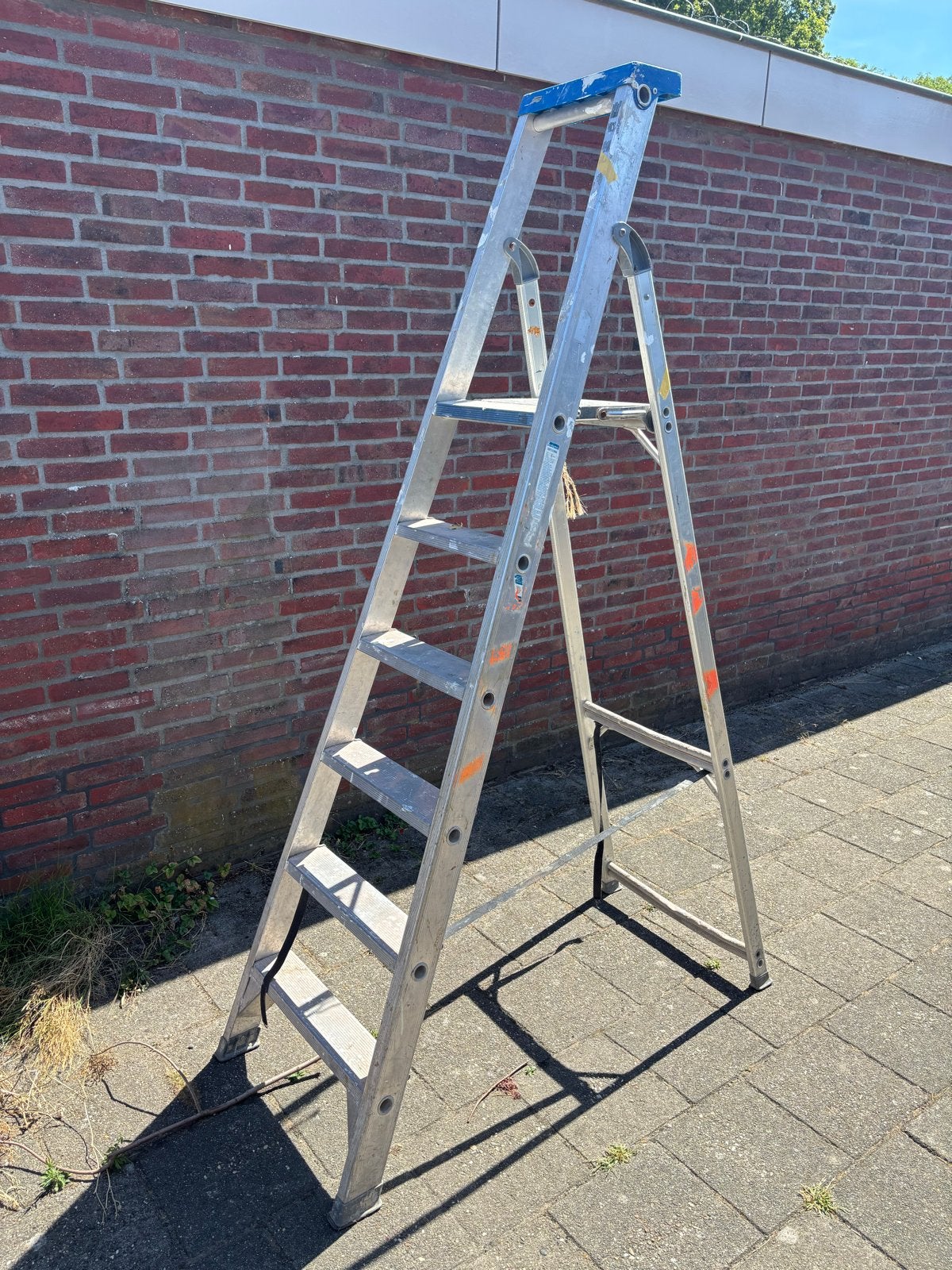 Stevige aluminium trap van Wurth - 6 treden, Gebruikt, Trap, Ophalen of Verzenden, Opvouwbaar of Inschuifbaar