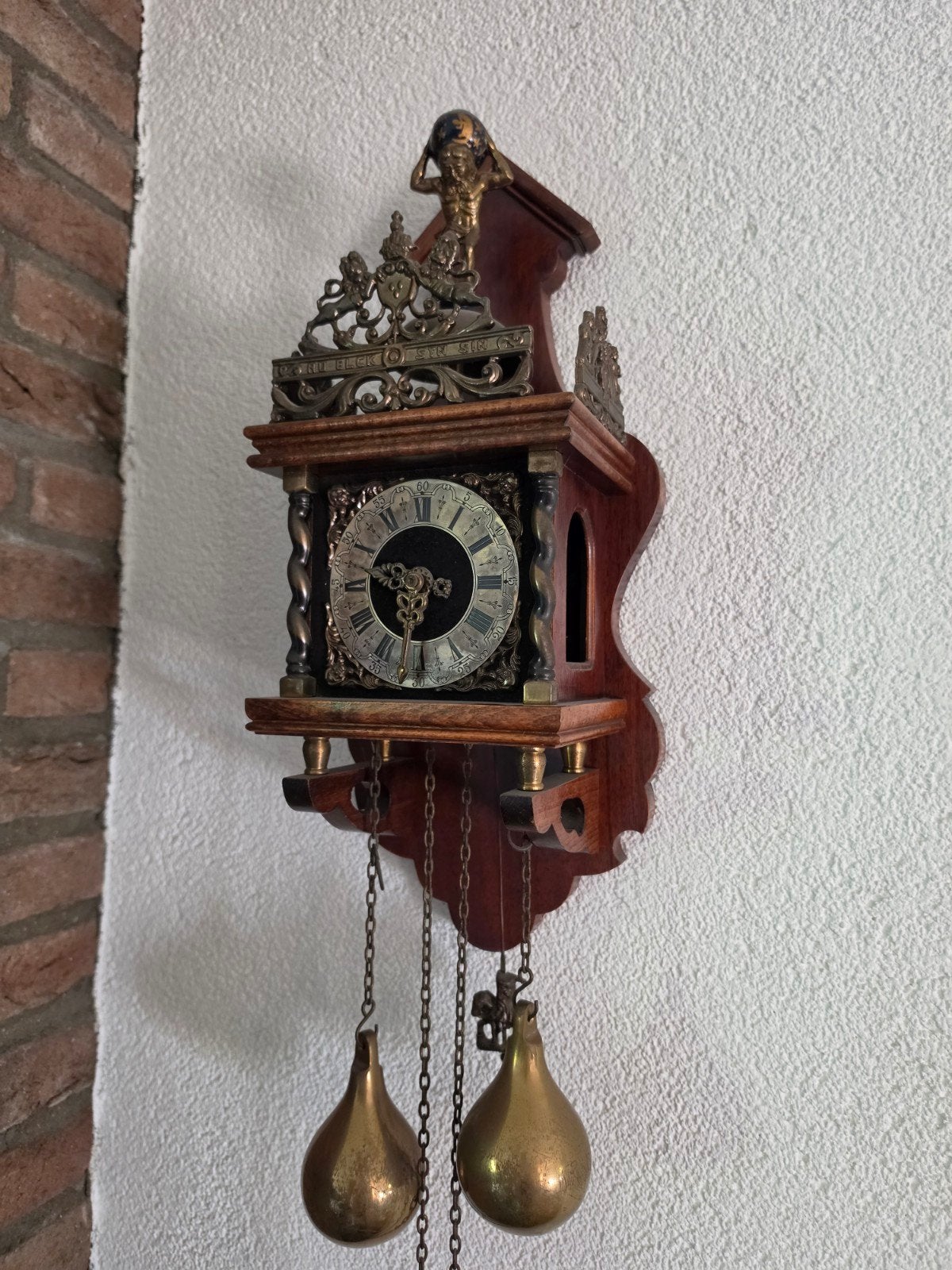 Antieke Friese Staartklok met Atlas en gewichten, Ophalen
