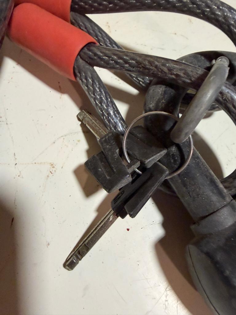 DoubleLock Cable Lock 500 Kabelslot met Beugelslot 5m, Ophalen of Verzenden, Zo goed als nieuw