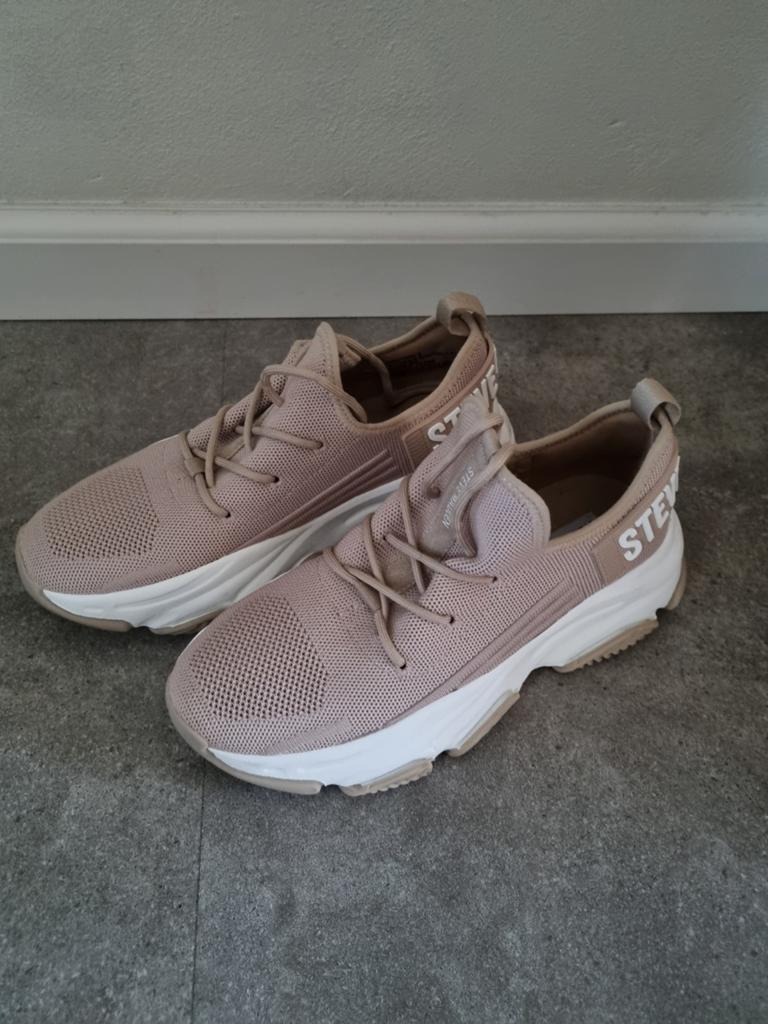 Steve madden sneakers beige, Ophalen of Verzenden, Zo goed als nieuw, Overige kleuren