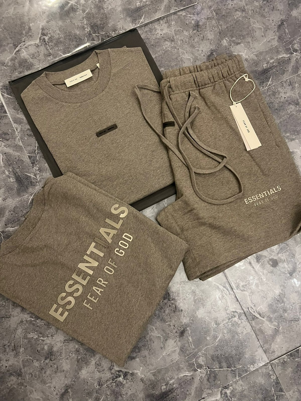 Essentials SS25 - zomerset, Overige kleuren, Nieuw, Overige maten, Ophalen of Verzenden