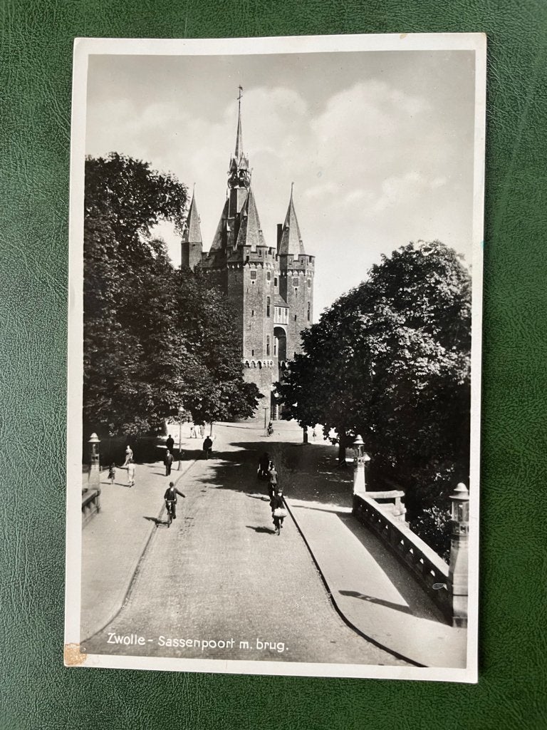 ansichtkaart / kaart van Zwolle , Sassenpoort met Brug., Verzamelen, Verzenden, 1940 tot 1960, Overijssel