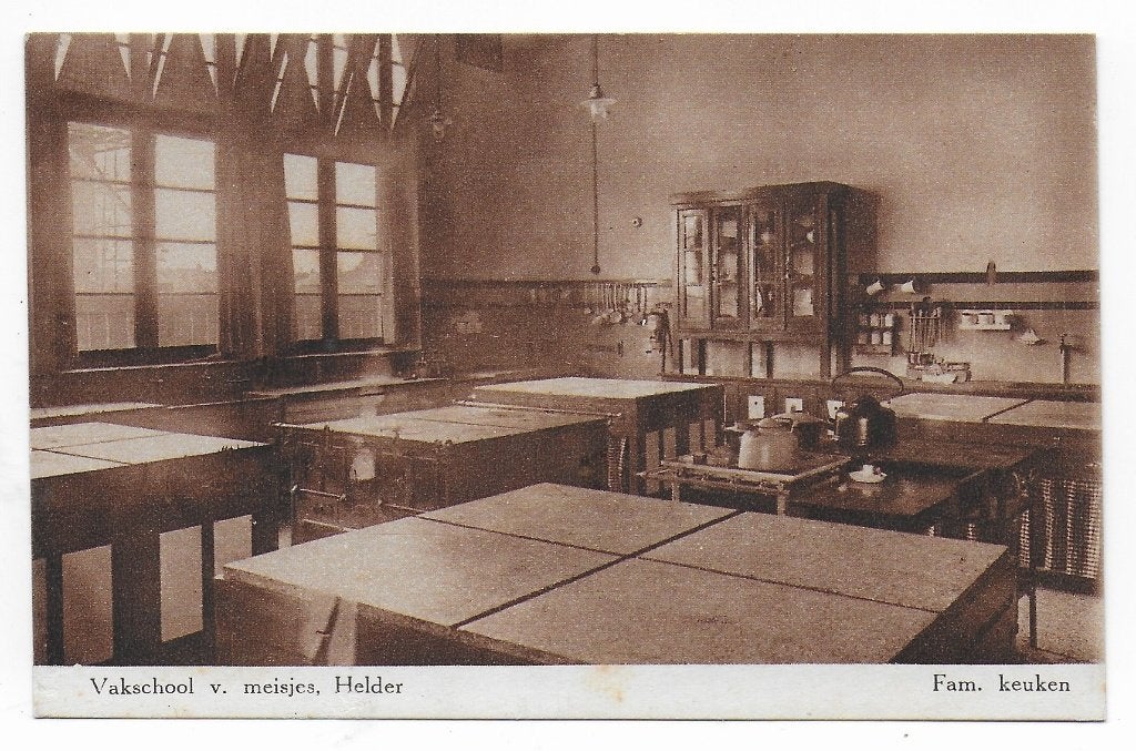 Den Helder Vakschool v Meisjes Ansichtkaart ( B6998 ), Ophalen of Verzenden, 1940 tot 1960, Gelopen, Noord-Holland