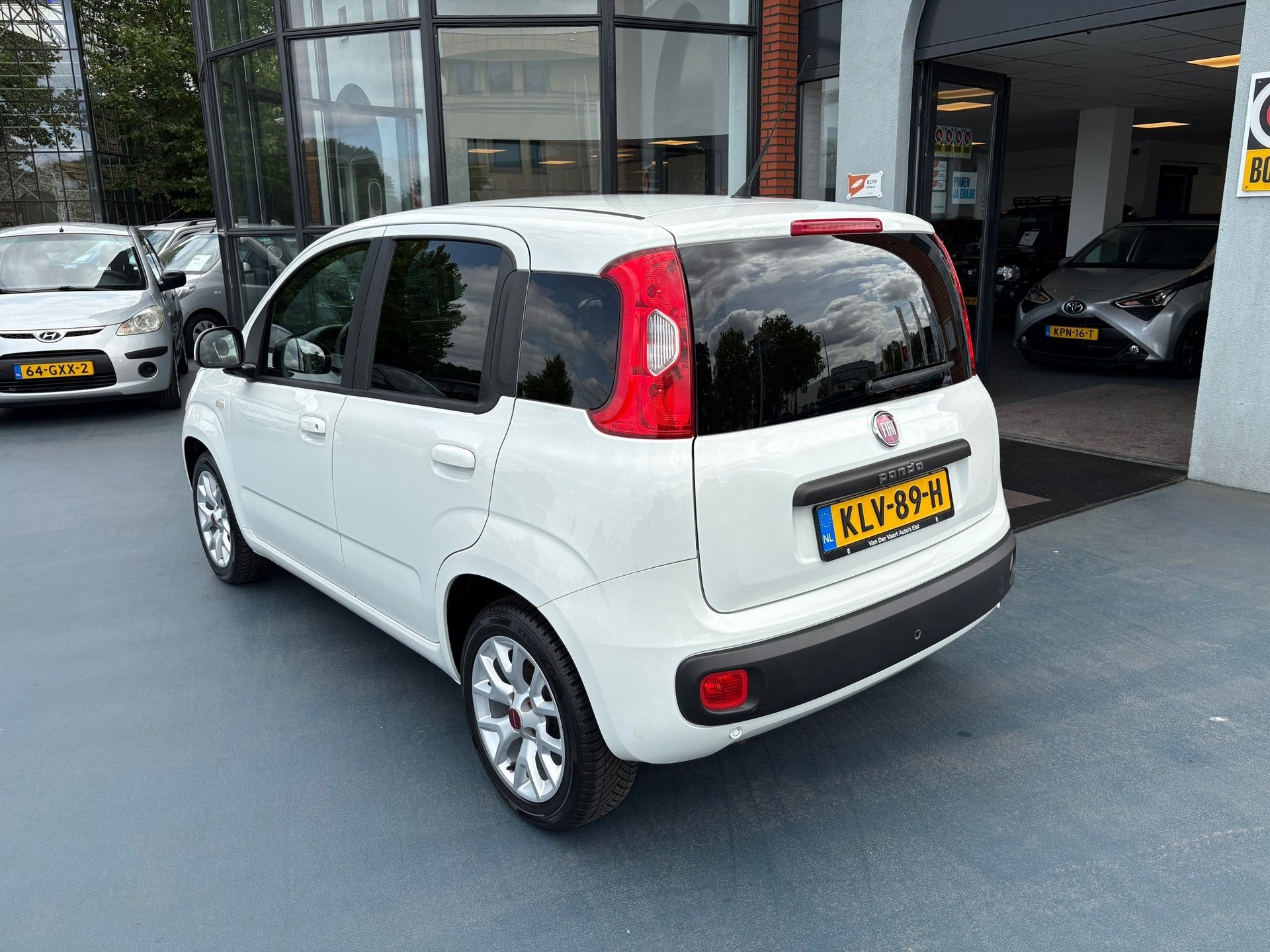 Fiat PANDA 1.2 LOUNGE AIRCO HOGE INSTAP, Auto's, Gebruikt, Wit, Bedrijf, Handgeschakeld