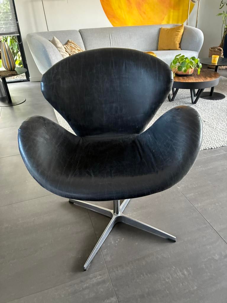 4 mooie zwart leren Swan stoelen, Ophalen, Gebruikt, Zwart, Leer