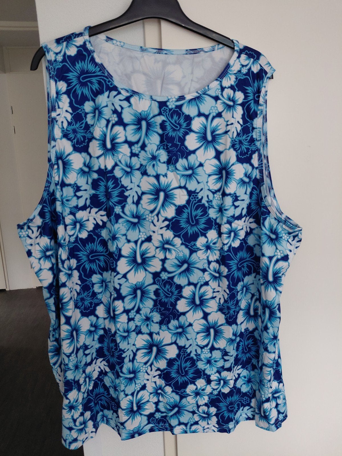 Mouwloos shirt met bloemenprint - 6XL, Onbekend, Blauw, Overige maten, Ophalen of Verzenden
