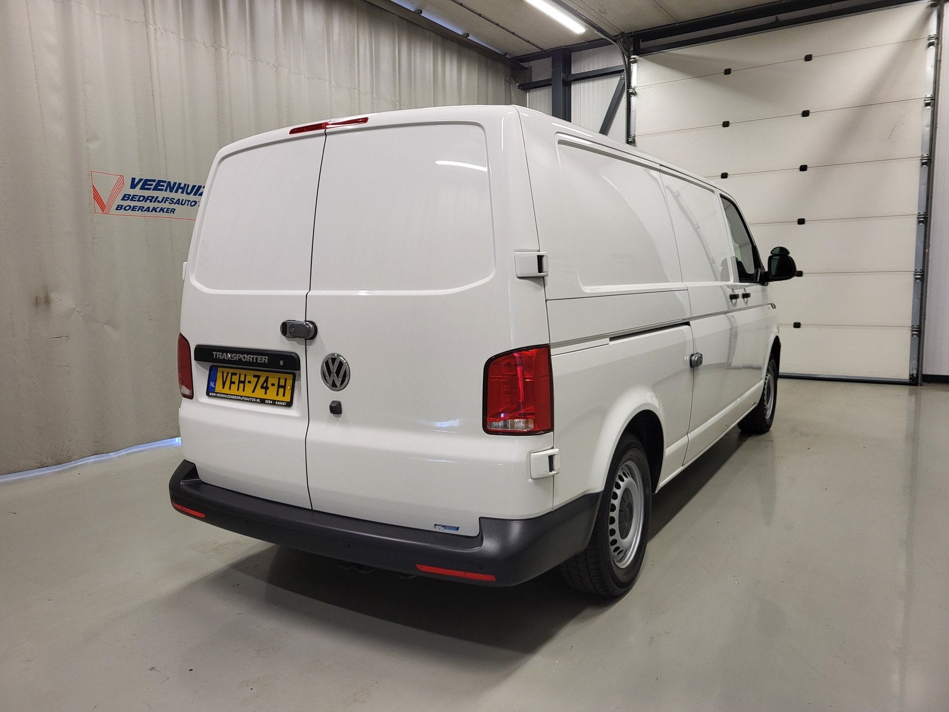 Volkswagen Transporter 2.0TDI L2/H1 Sortimo Inrichting Euro, Voorwielaandrijving, 15 km/l, Gebruikt, Euro 6