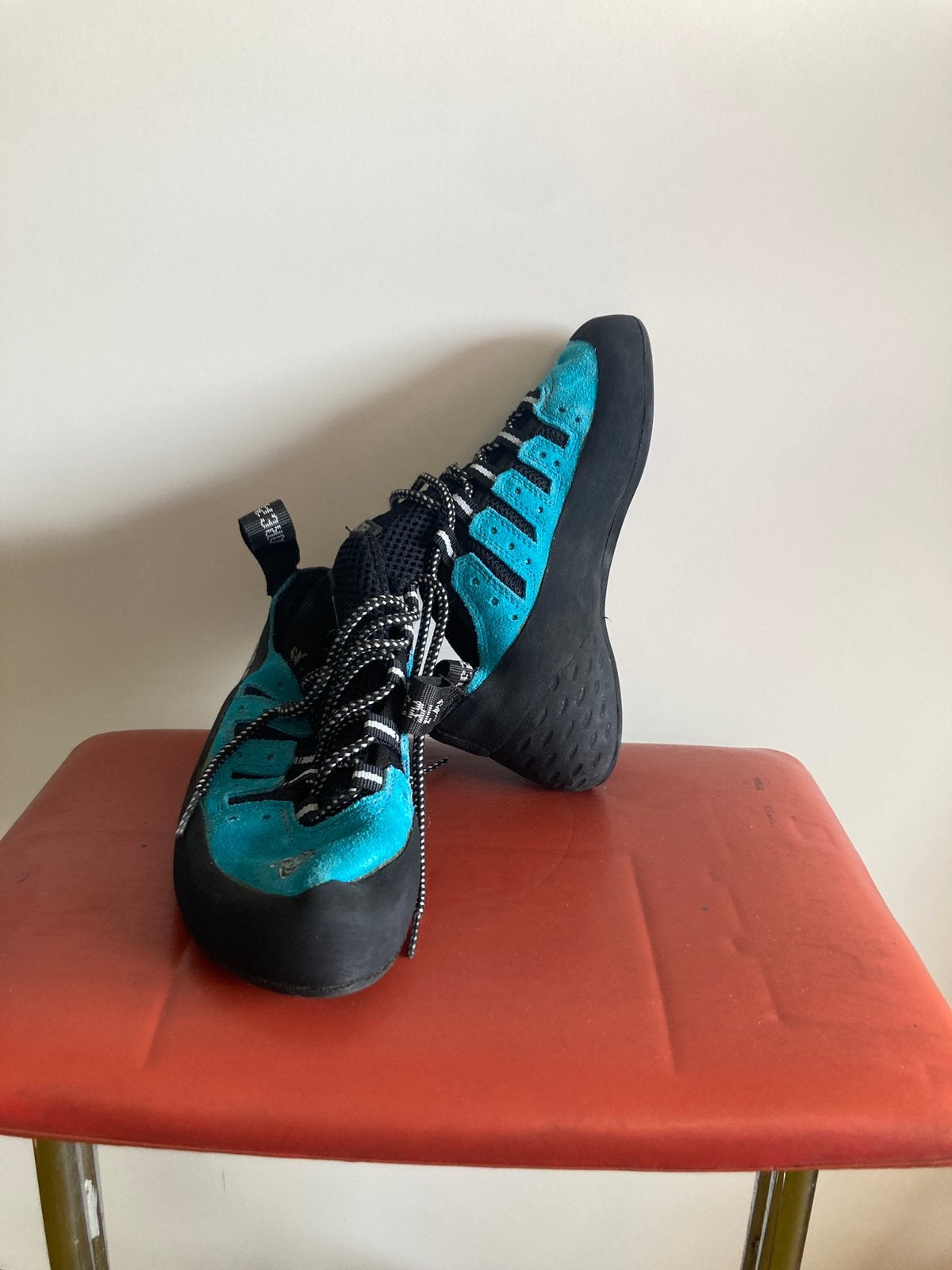 Boreal klimschoenten maat 37- leer- perfecte zool nog, Sport en Fitness, Klimsport, Ophalen of Verzenden, Zo goed als nieuw, Klimsportschoenen