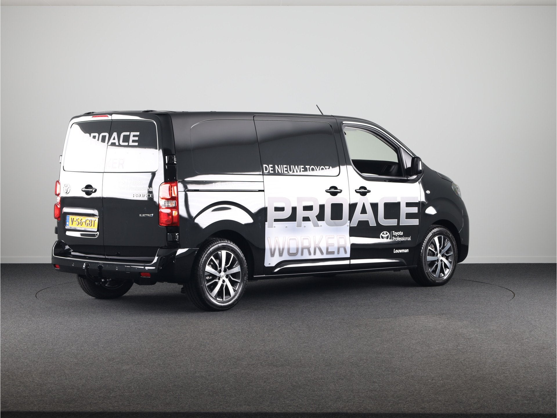 Toyota PROACE Electric Worker Professional Extra Range 75 kW, Auto's, Bestelauto's, Zwart, Origineel Nederlands, 2 stoelen, 1985 kg