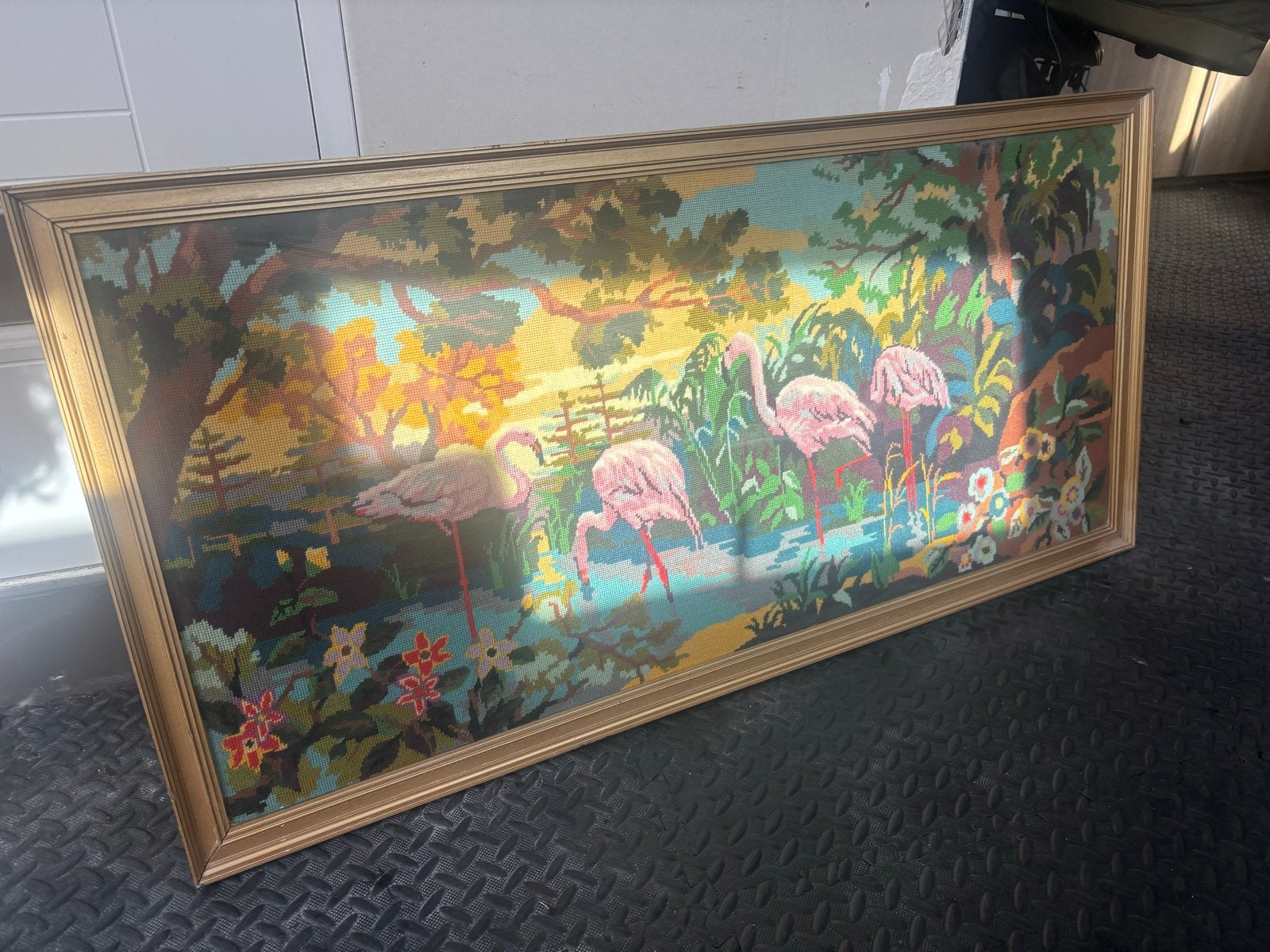 Vintage Borduurwerk Flamingo's in Tropisch Landschap, Ophalen of Verzenden, Gebruikt, 100 tot 125 cm, Overige typen