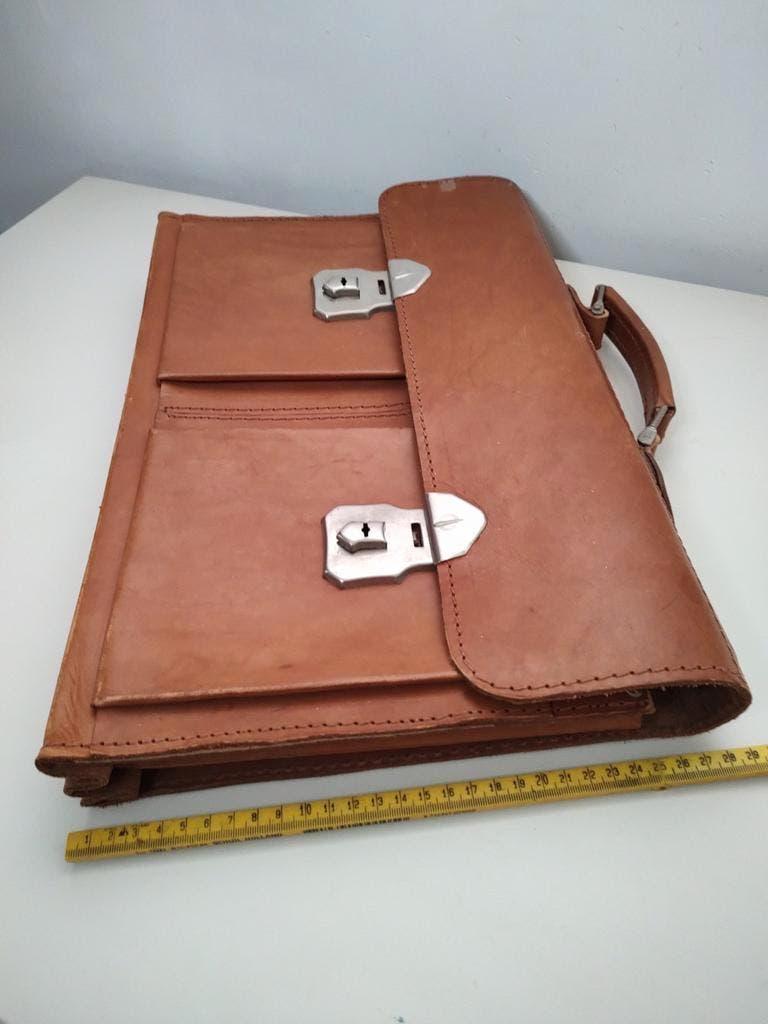K627 Tuiglederen schooltas / kantoortas / collegetas, 2e hands, Gebruikt, Bruin, Aktetas of Boekentas