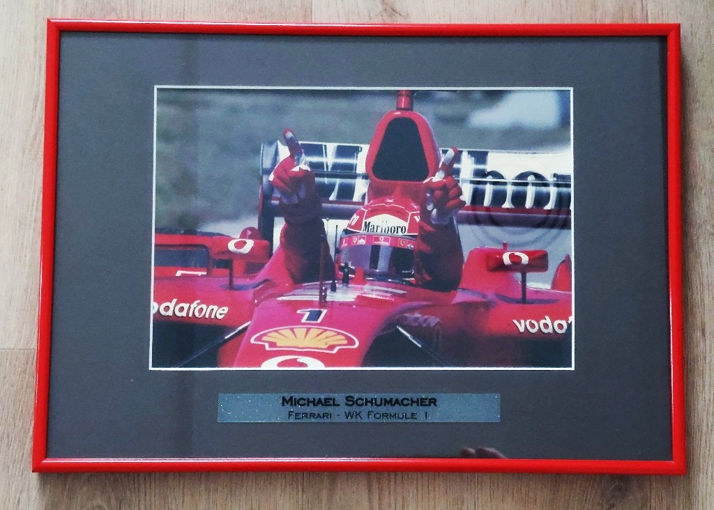 Foto Michael Schumacher wereldkampioen Ferrari F1, ingelijst, Ophalen of Verzenden, Zo goed als nieuw, Formule 1
