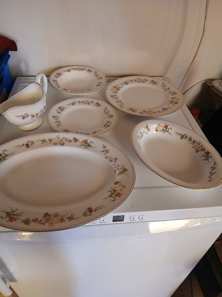 WEDGWOOD MIRABELLE SERVIES 2, Ophalen of Verzenden, Nieuw, Porselein, Overige typen
