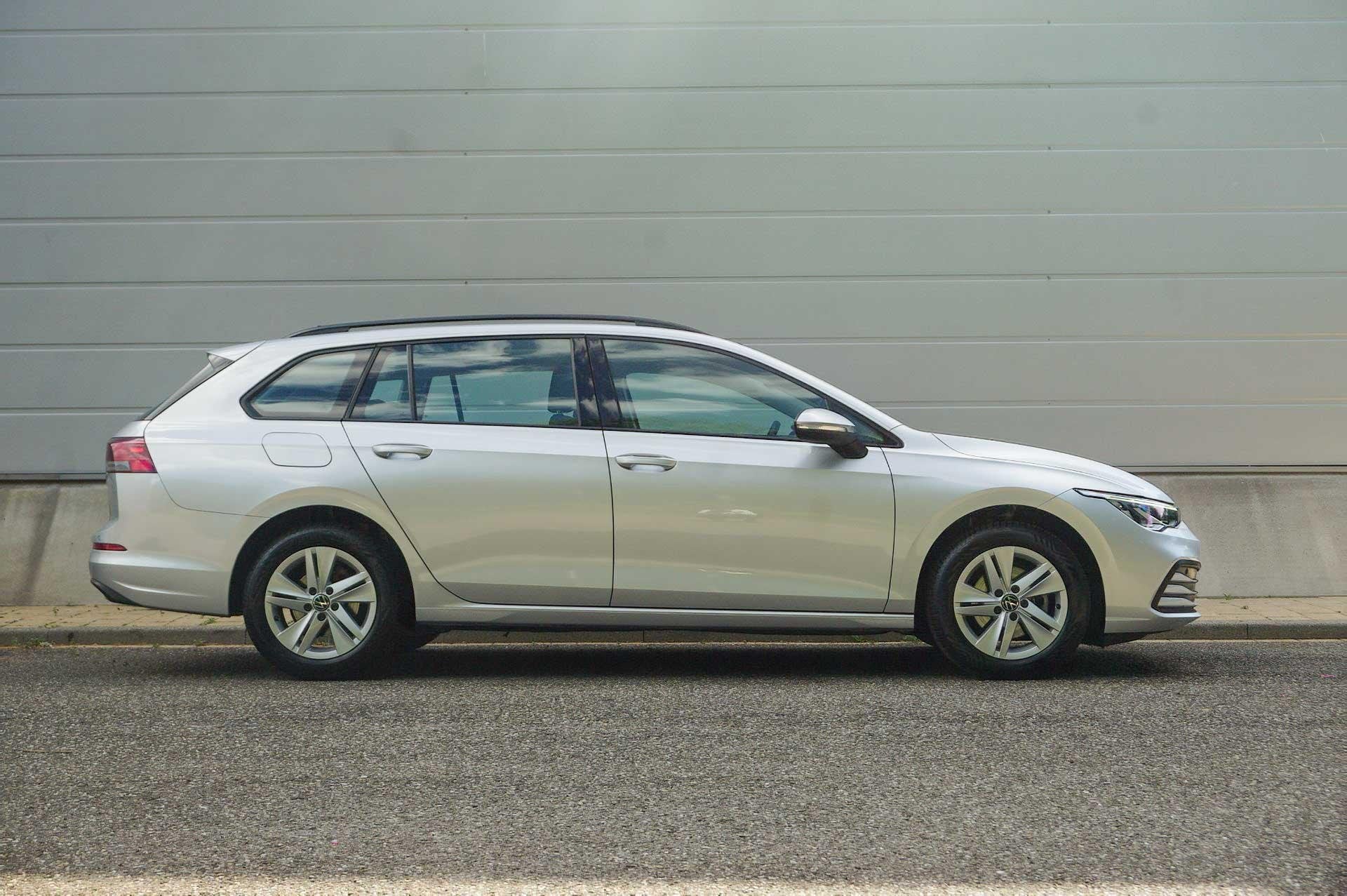 Volkswagen Golf Variant 1.0 eTSI 110pk DSG Life | Navigatie, Auto's, 12 maanden, Stof, Gebruikt, Automatische klimaatregeling