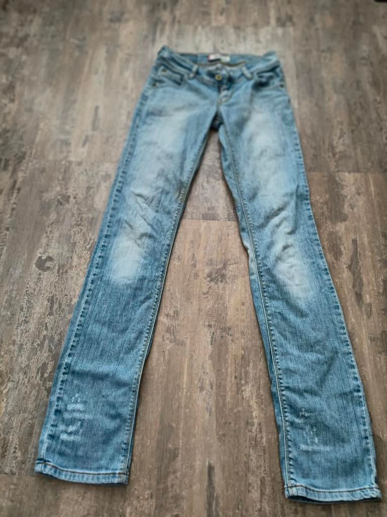 Levis 571, Ophalen of Verzenden, Zo goed als nieuw, Blauw, W28 - W29 (confectie 36)