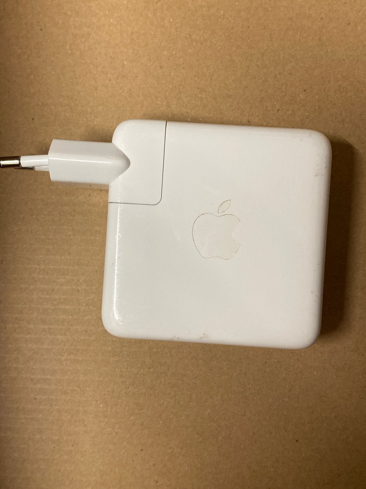 Apple 61W USB-C Power Adapter (A1947), Computers en Software, Ophalen of Verzenden, Gebruikt
