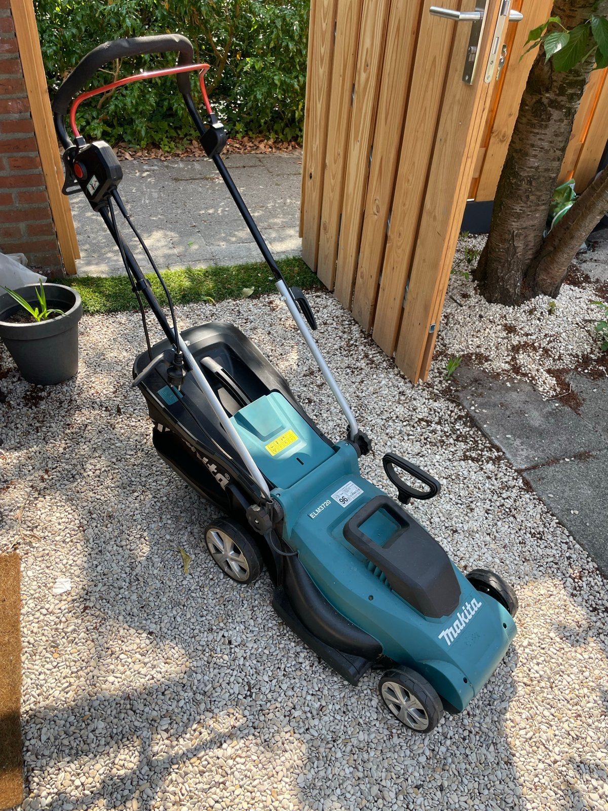 Makita ELM3720 Elektrische Grasmaaier ZGAN, Cirkelmaaier, Gebruikt, Elektrische grasmaaier, Ophalen of Verzenden