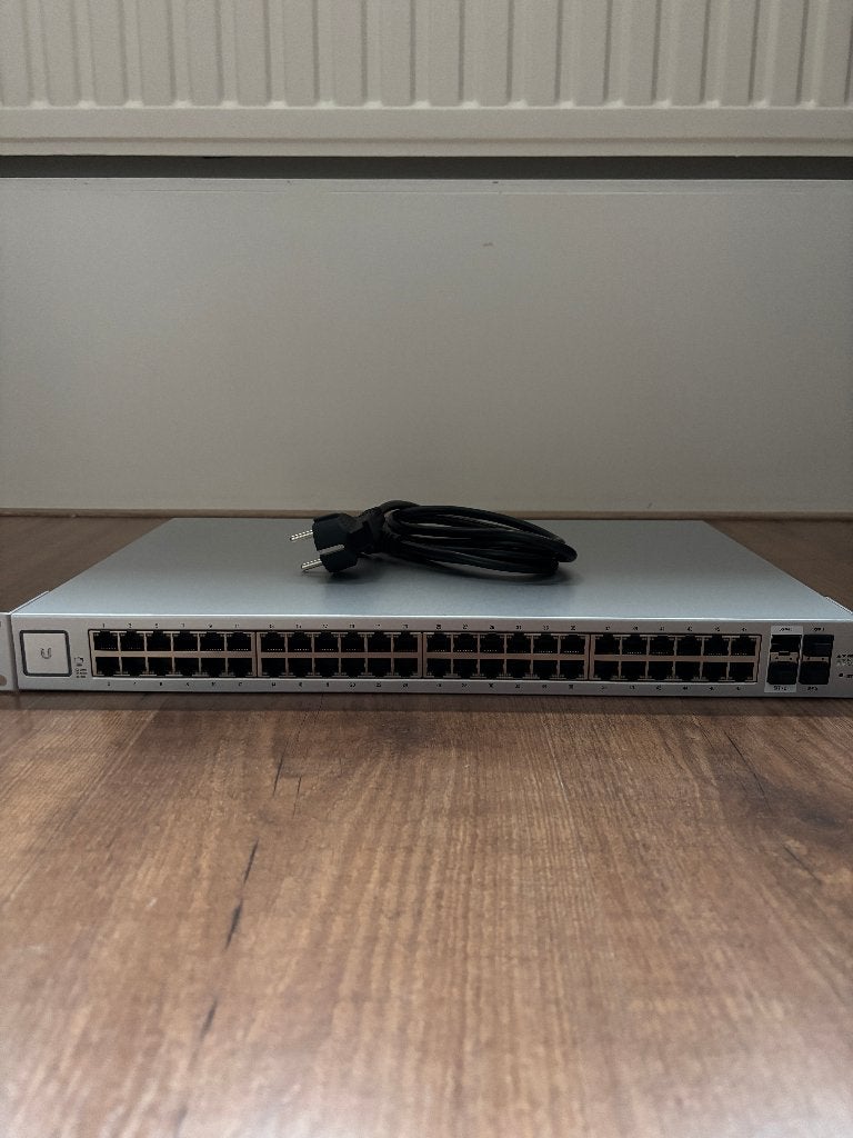 UniFi 48 poort switch GEEN PoE | US 48, Ophalen of Verzenden, Gebruikt