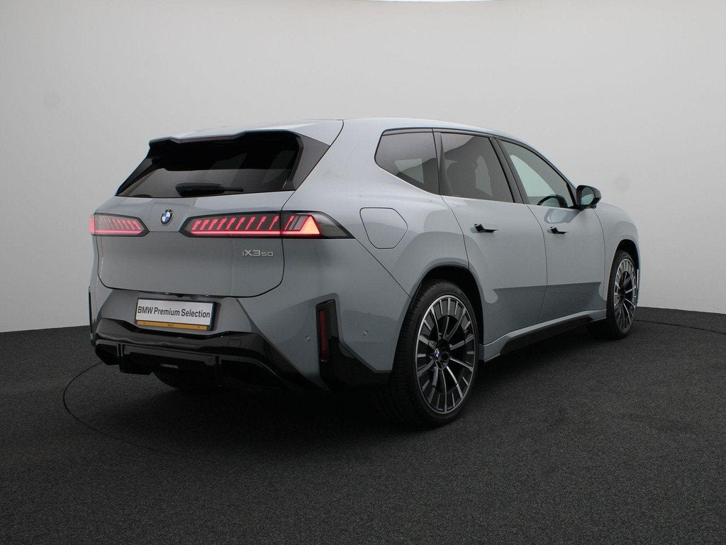 BMW iX3 50 xDrive PER DIRECT BESCHIKBAAR! | M Sportpakket Pr, Auto's, BMW, Automaat, 660 min, Stof, Gebruikt
