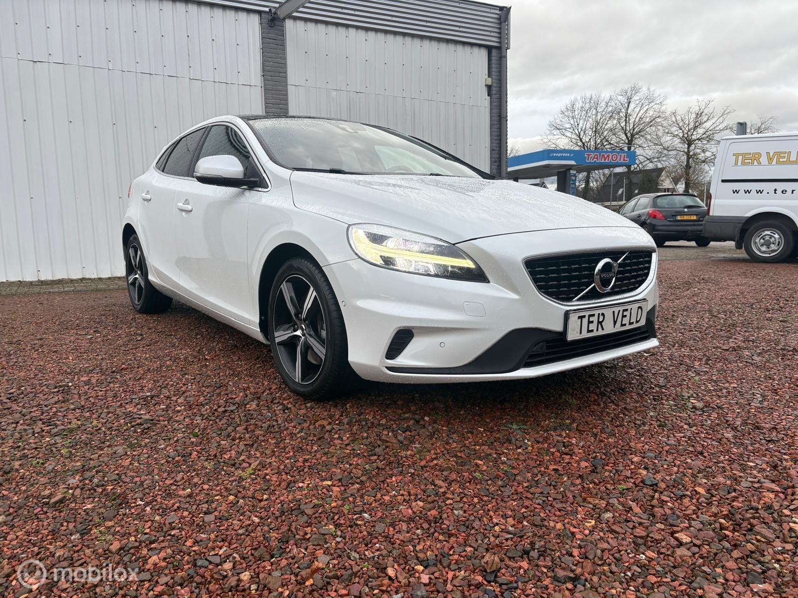 Volvo V40 2.0 T4 R-Design, Auto's, Volvo, Gebruikt, Euro 6, Wit, Bedrijf