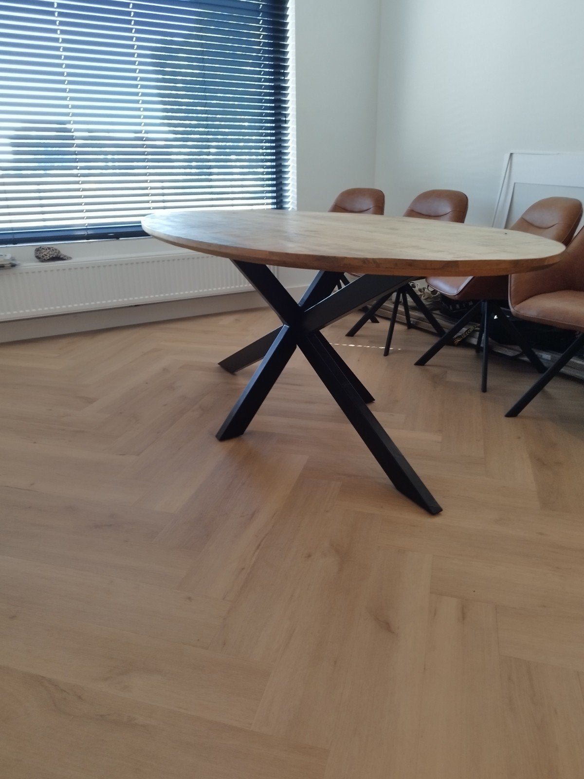 Ovale mangohouten eettafel - 1 jaar oud, goede staat, Ophalen, 100 tot 150 cm, Zo goed als nieuw, Ovaal