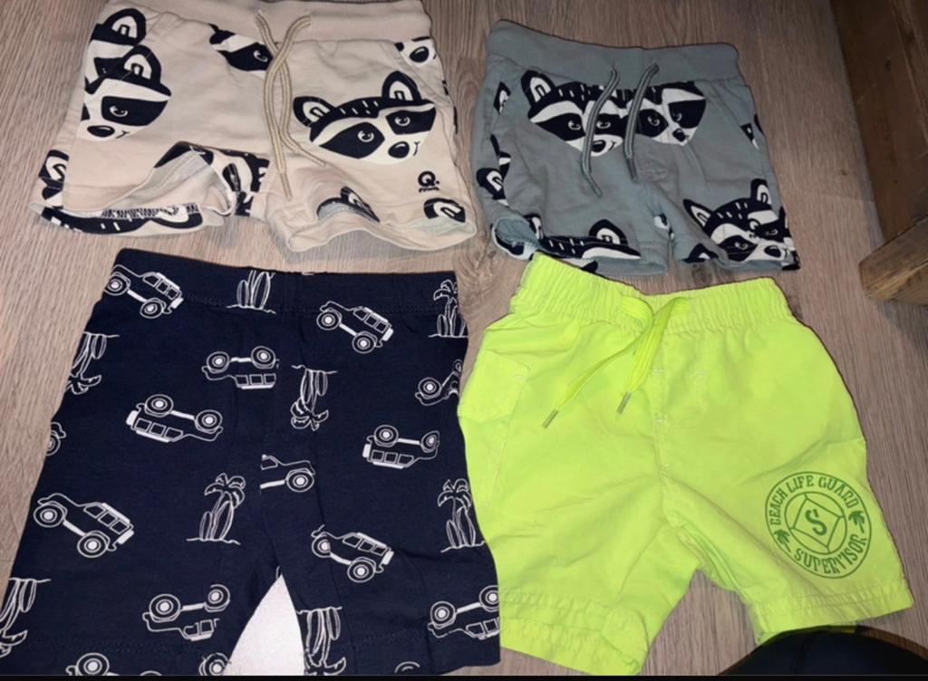 4 korte broekjes , 3 zijn er nieuw maat 80, Kinderen en Baby's, Babykleding | Maat 80, Ophalen of Verzenden, Zo goed als nieuw