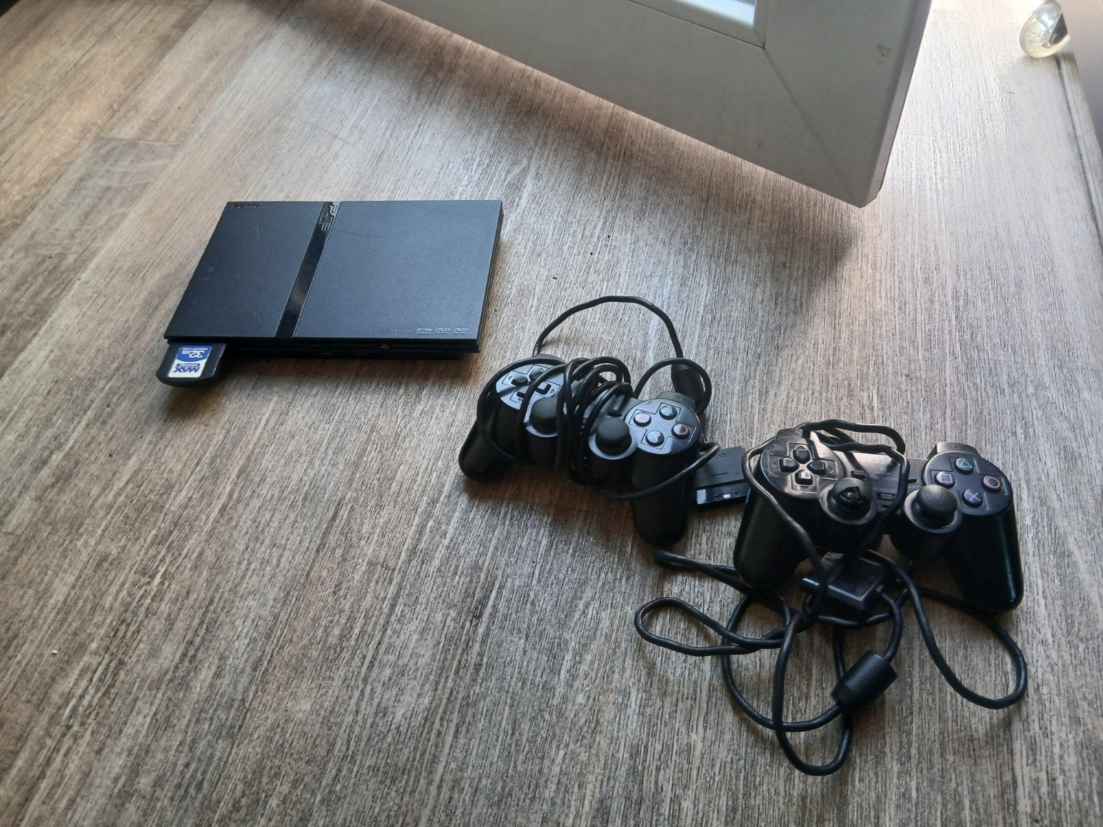 PlayStation 2 Slim met 2 controllers en 12 spellen, Spelcomputers en Games, Games | Sony PlayStation 2, Ophalen, Gebruikt