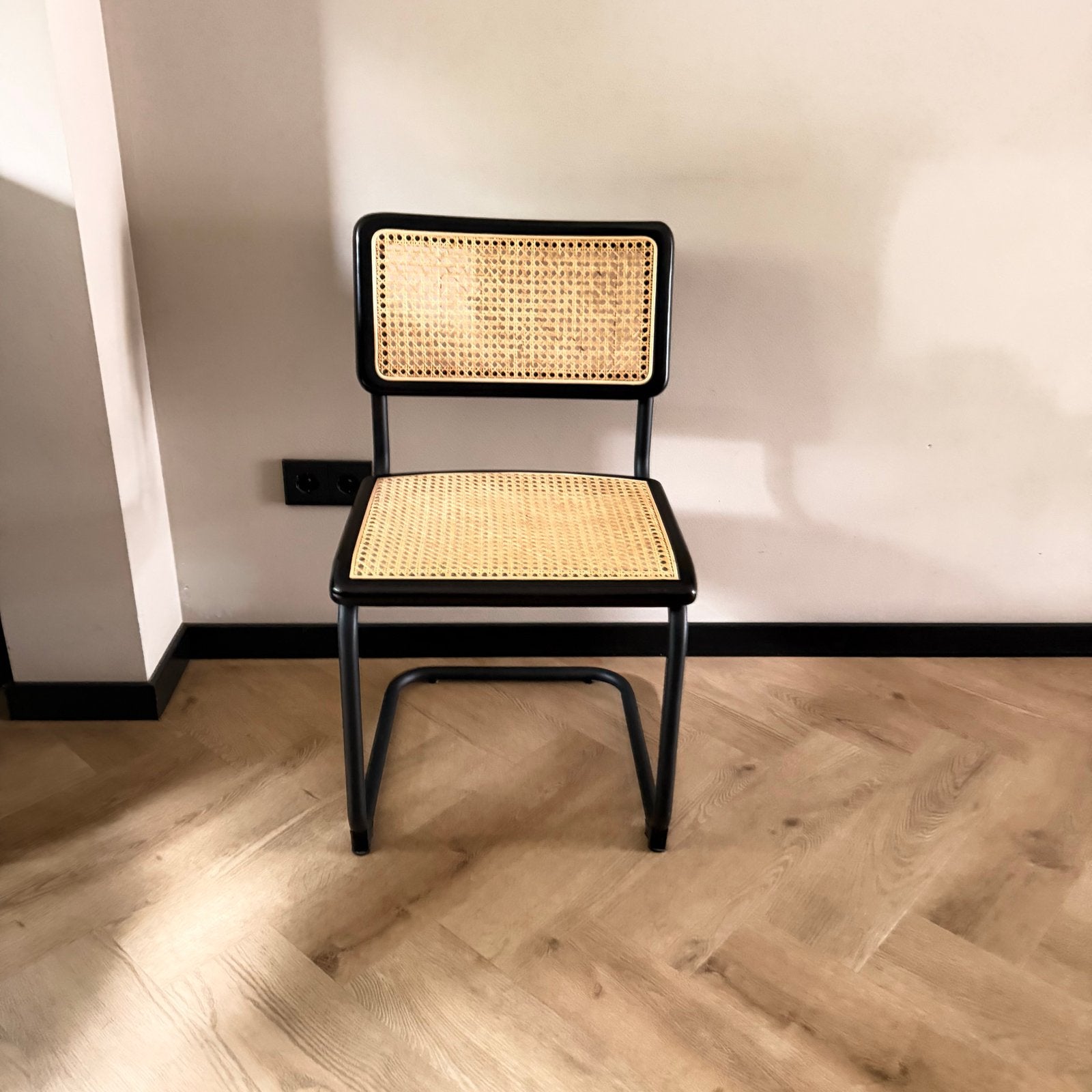 Rotan webbing stoel - nog netjes, Ophalen, Zwart, Riet of Rotan, Zo goed als nieuw